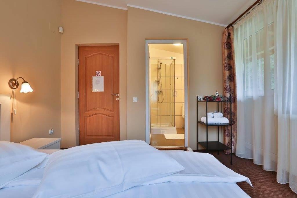 Pensiunea La Padure Cheia, Prahova Hotel Maneciu Luaran gambar
