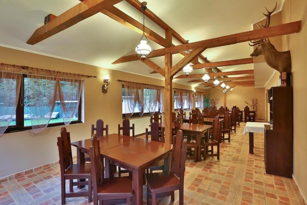 Pensiunea La Padure Cheia, Prahova Hotel Maneciu Luaran gambar