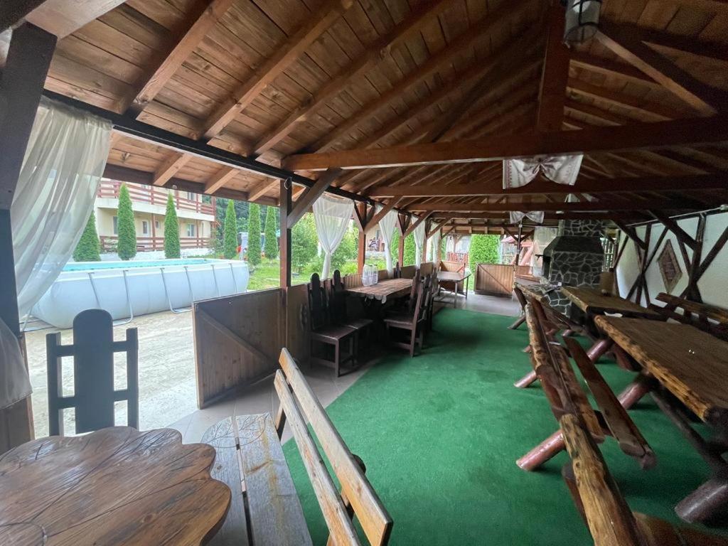 Pensiunea La Padure Cheia, Prahova Hotel Maneciu Luaran gambar