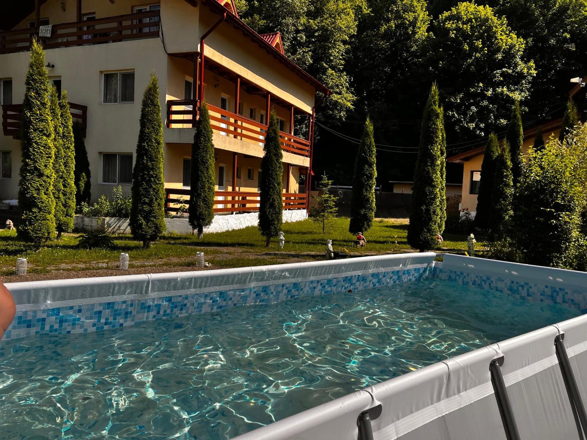 Pensiunea La Padure Cheia, Prahova Hotel Maneciu Luaran gambar